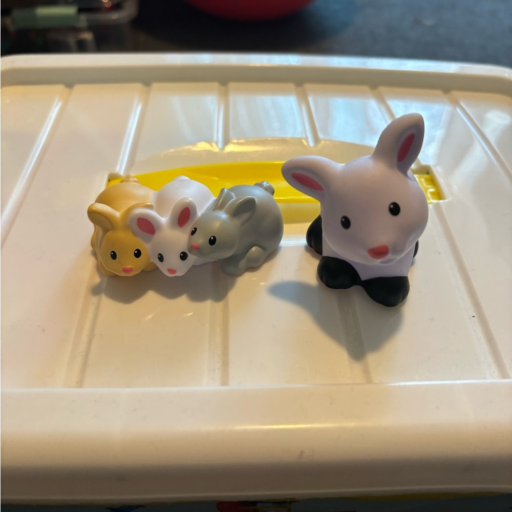 18 Little People animals